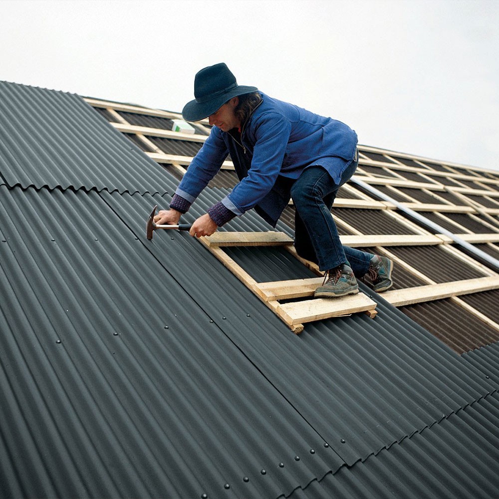 Монтаж кровли из ондулина в Осе и Пермском крае